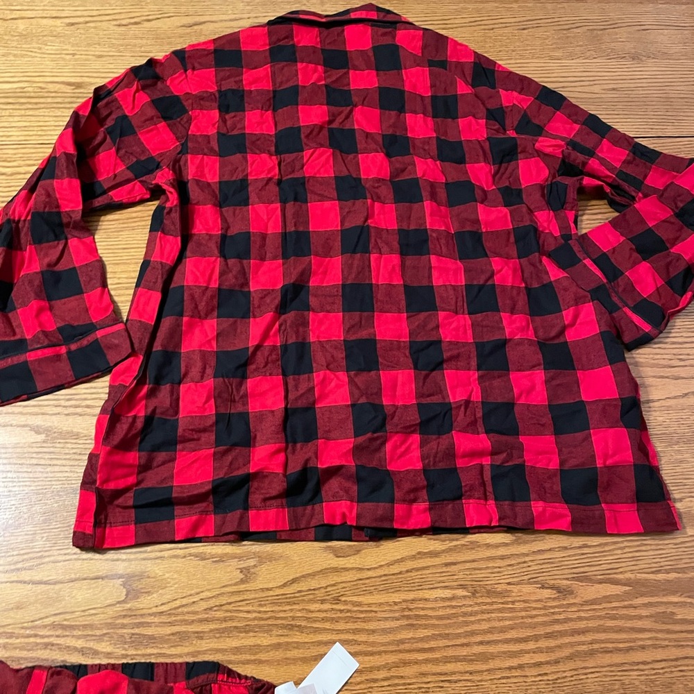 Christmas pjs
Buffalo Plaid 2 pc sleep wear - Picture 9 of 15